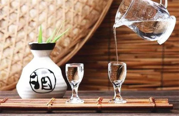 中秋酒禮丨月已滿，杯莫空，佳節(jié)有酒萬(wàn)事足！509.jpg